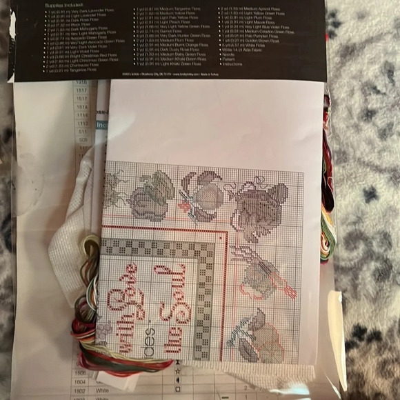 New cross stitch kit. Vintage - Picture 2 of 2